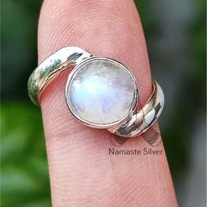 Anillo de Plata de Ley con Piedra Lunar Arcoíris, Estilo Boho, Hecho a Mano, para Ella, Regalo para Aniversario o Día de San Valentín - Product Image 5