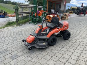 Tondeuse autoportée diesel Husqvarna R216TC de qualité supérieure avec moteur Kubota, transmission intégrale et plateau frontal commercial, à vendre - Product Image 1