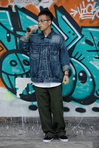 Pantalon cargo droit vert en sergé de coton confortable, extensible, à devant plat, pour le sport - Product Image 4