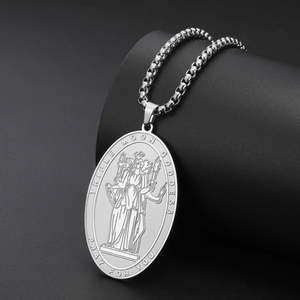 Pendentif Hécate en argent sterling 925, gravé, civilisation grecque, amulette, bijoux, cadeaux pour femmes et hommes - Product Image 1