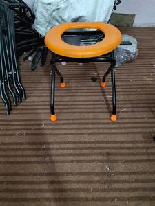 Chaise d'aisance pliante portable Siège de toilette léger et durable avec pieds rembourrés antidérapants et acier robuste - Product Image 6