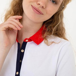 Polo personnalisé à manches courtes pour femmes avec col contrasté Tissu tricoté doux et respirant pour tenue décontractée Vêtements de travail Imprimé Desig - Product Image 3