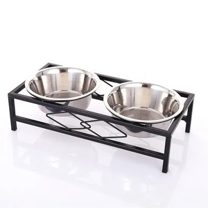 Comedero elevado para perros con soporte plegable y cuencos Estación de alimentación portátil para mascotas para viajes en el hogar y uso al aire libre - Product Image 3