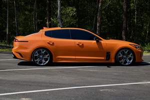 2021 Kia Stinger GT Limited Gasolina, bajo kilometraje - Product Image 2