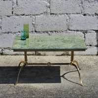 Table basse de salon en marbre vert et laiton moderne français, écologique, style années 1950