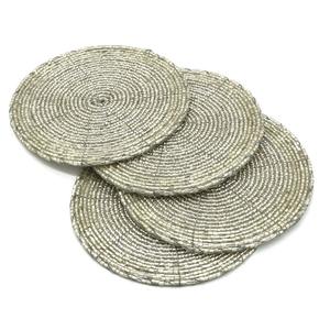 Dessous de verre rond en perles de verre blanc argenté fait main ensemble de quatre pièces pour mariage - Product Image 2