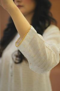 Ensemble Kurta Pyjama pour femmes en Georgette longue et élégante, de haute qualité, pour les fêtes, design ethnique moderne, embellissements élégants - Product Image 2