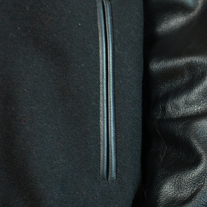 Chaqueta universitaria personalizada OEM para hombre, cuerpo de lana, manga de cuero, informal, con soporte de invierno, Parche de chenilla, bordado, patrón de letras, logotipo frontal - Product Image 5