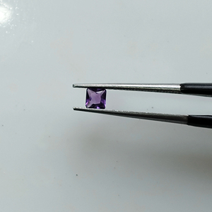 พลอยควอตซ์สีม่วงธรรมชาติจากแอฟริกา ขนาด 3 มม. ทรงสี่เหลี่ยมเจียระไนแบบเจ้าหญิง สำหรับทำเครื่องประดับ - Product Image 1