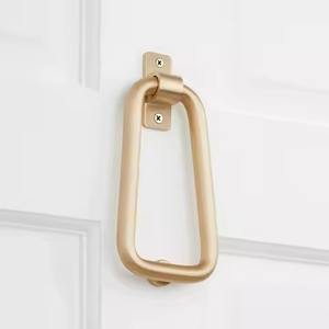 Aldaba de puerta de Metal de latón de lujo, decoración elegante para puerta de entrada, puerta de Villa para el hogar, manija de puerta de anillo resistente de estilo antiguo - Product Image 1