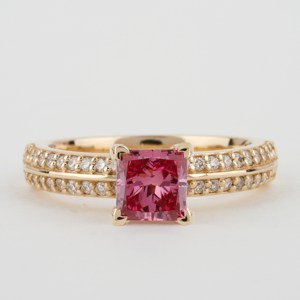 Classique Total 1.00ct princesse coupe fantaisie rose couleur laboratoire cultivé diamant pavé ensemble Peekaboo Igi certifié femmes bague de mariage - Product Image 1
