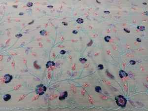 Tissu perlé de style vintage d'excellente qualité pour les robes de couture ou les accents de décoration intérieure disponibles dans le monde entier. - Product Image 4