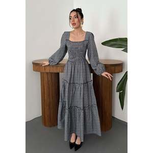 Vestido a cuadros marrón con detalles fruncidos - Marrón - Product Image 2