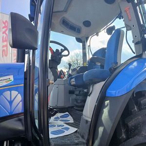 Envío gratis New-Holland Tractor agrícola usado/de segunda mano/nuevo tractor 4X4wd New Hollands con cargador para la venta - Product Image 4