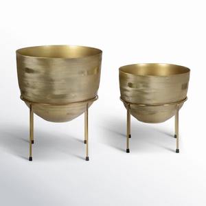 Jardinière en métal texturé vintage pour plantes d'intérieur élégantes ajoutant une touche de luxe à votre décor esthétique de maison et de bureau - Product Image 3