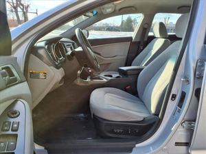 Utilisé 2011 Kiase optima LX - Product Image 5