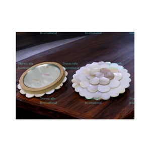 Meilleure vente de miroir décoratif moderne en nacre fait à la main pour filles à offrir au meilleur prix en Inde - Product Image 1