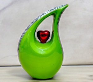 Urne en forme de larme Urne en forme de larme verte gravée en argent avec coeur rouge pour cendres humaines pour urnes de crémation pour adultes - Product Image 4