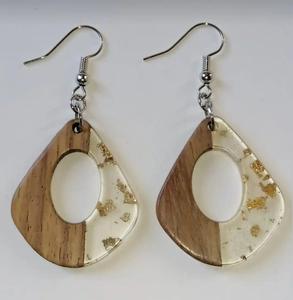 Bracelets en résine faits à la main et peints à la main - Cadeau de fête de mariage tendance - Product Image 5