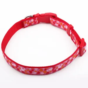 Collar de perro ajustable de lujo, estampado de nailon de la mejor calidad con decoración de plumas, Material de poliéster - Product Image 2