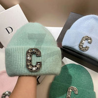 Bonnet d'hiver luxueux en tricot avec lettres en strass, style punk, nœuds décoratifs, protection des oreilles, doux et agréable pour la peau