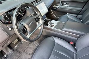 Autos Usados Gr.ay R A.nge R O.ver 2024 en Venta - Volante a la Izquierda, Asientos de Cuero, 5 Asientos, Faros de Xenón, Cámara Trasera - Product Image 3