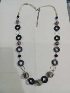 Collier de perles d'imitation de résine rouge de haute qualité pour les femmes bijoux quotidiens faits à la main à la mode d'Inde - Product Image 4