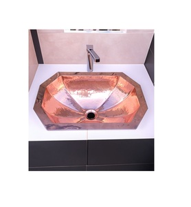 Fregadero de cocina de cobre de calibre grueso con frente de delantal de granja elegante y diseño martillado para Cocinas Clásicas - Product Image 6