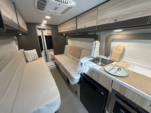 Meilleures ventes aux enchères pour les nouveaux camping-cars modernes Jay-co Swift 20T 2027 PRÊTS POUR LA LIVRAISON - Product Image 5