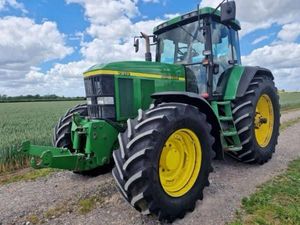 Tracteur John-Deere 6130R 4x4 d'occasion à vendre, modèle de qualité d'occasion, tracteur John-Deere fiable et expédition rapide - Product Image 2