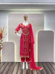 Ensemble de vêtements de cérémonie décontracté BEUTIQUE WEAR, tendance, en faux géorgette brodé avec des motifs en feuille d'or véritable, haut, pantalon et dupatta - Product Image 4