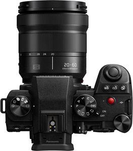 Cámara Instantánea Sin Espejo Lumix S9 Compacta y Ligera de Fotograma Completo Full HD con Lente de 18-40 mm F/4.5-6.3 Naranja (DC-S9ND) + - Product Image 2