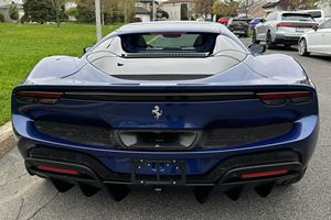 Ottima Offerta: Prodotto TOP di Gamma - <span class=keywords><strong>Ferrari</strong></span> 296 GTS 2024 Usata, Perfetta, V6 Biturbo da 818 CV, Ibrida, Pronta all'Uso - Product Image 2