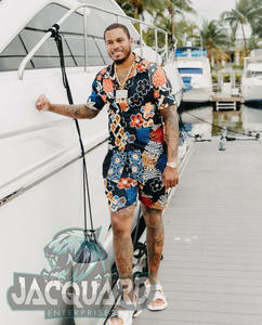 ชุดออกกำลังกายสำหรับผู้ชายชุดออกกำลังกายในฤดูหนาวพิมพ์โลโก้ได้ตามต้องการชุดเสื้อยืดและกางเกงขาสั้นสำหรับใส่ไปยิม - Product Image 1