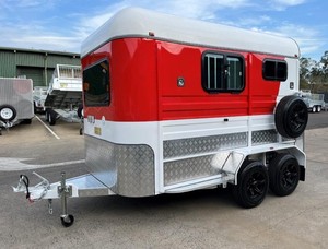Deluxe Luxury & Living Quarters Horse <b>Floats</b> (3+ Horse Capacity 500KG Max Payload 3145x1930x2155mm) For Sale - Product Image 5