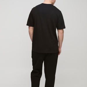 T-shirt personnalisé pour homme en coton biologique respirant de haute qualité, à manches courtes, avec logo imprimé sur le col - Product Image 2