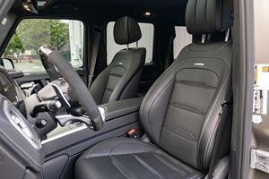 Mercedes G-63 2024, 5 places, intérieur cuir, éclairage LED, toit ouvrant panoramique, pneus R20 - Product Image 3