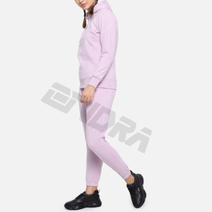 Chándal acampanado de terciopelo personalizado de alta calidad para mujer, conjunto de pantalones Jogger de gran tamaño, chándal liso, ropa de descanso de dos piezas - Product Image 4