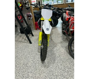 Nouvelle Moto Tout-Terrain <span class=keywords><strong>Husqvarna</strong></span> FX 450 2026 – État Impeccable - Product Image 1