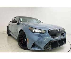 Sedán M5 2024 Usado, Certificado, Tracción en las Cuatro Ruedas, Diésel, Automático, Volante a la Izquierda, Asientos de Cuero, Neumáticos R17, Portaequipajes de Aluminio, Techo Oscuro - Product Image 1