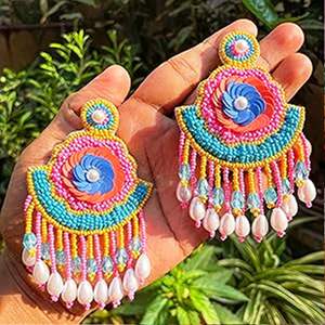Boucles d'oreilles pendantes multicolores en perles faites à la main, boucles d'oreilles Durga Maa, bijoux de fête pour femmes au meilleur prix, boucles d'oreilles en perles - Product Image 2