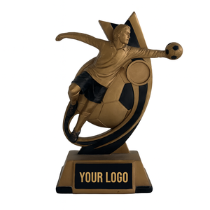 Trofeo de portero de fútbol de resina WeiVista, fabricante de estatuas de premio de jugador de fútbol Save Pose de buceo para uso en clubes y torneos - Product Image 1