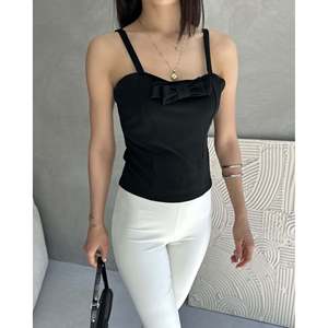 Blusa Negra de Crepé para Mujer, Marca DEFILE, con Tirantes Finos y Elegante Detalle de Lazo en el Escote, para Uso Casual y Diario - Product Image 1