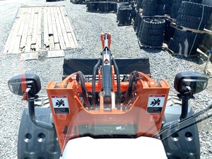 Chargeur sur pneus Kubota R640 2024-Chargeur compact de 5.2 tonnes avec moteur diesel Kubota de 64.4 HP-Équipement de construction durable - Product Image 5