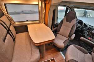 Autocaravana de Lujo Knaus Van TI 550MD 2020 Usada Blanca para 4-6 Pasajeros, Emisión Euro 5, Carga Útil de 11000 kg para Camping - Product Image 3