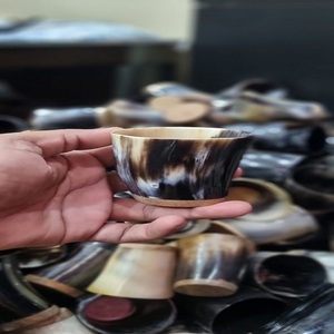 Tankard สั้นรูปควายทำด้วยมือธรรมชาติเหมาะสำหรับการเพลิดเพลินกับเครื่องดื่มหัตถกรรมอย่างมีสไตล์ - Product Image 1