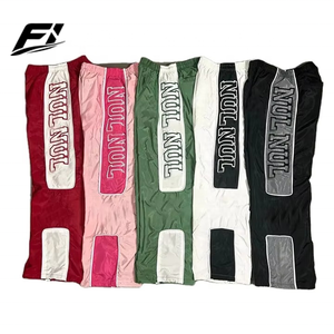 Pantalones cortavientos personalizados al por mayor para hombre, informales, con bordado desgastado, tallas grandes, estilo urbano, ligeros, de poliéster, fabricados en EE. UU. - Product Image 2