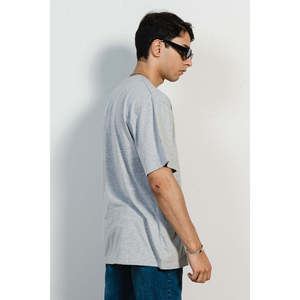 Camiseta de Hombre - Lista para Venta al Por Mayor, Acabado y Estampado en Relieve, Personalización OEM al Por Mayor - Product Image 4
