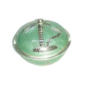 Tazón de fruta de latón de alta calidad con tapa grabada pintura de esmalte verde y acabado de níquel para artículos de cocina - Product Image 5