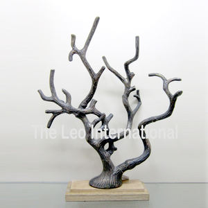 Juego de 2 esculturas con diseño de forma de hoja, esculturas modernas decorativas para el hogar chapadas en oro de Metal de latón de lujo de la India - Product Image 2